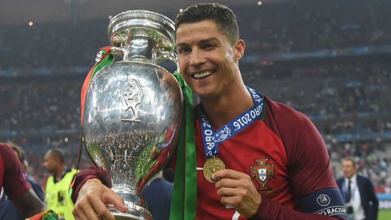 UEFA Euro: Nơi những kỷ lục tạo nên lịch sử bóng đá châu  u